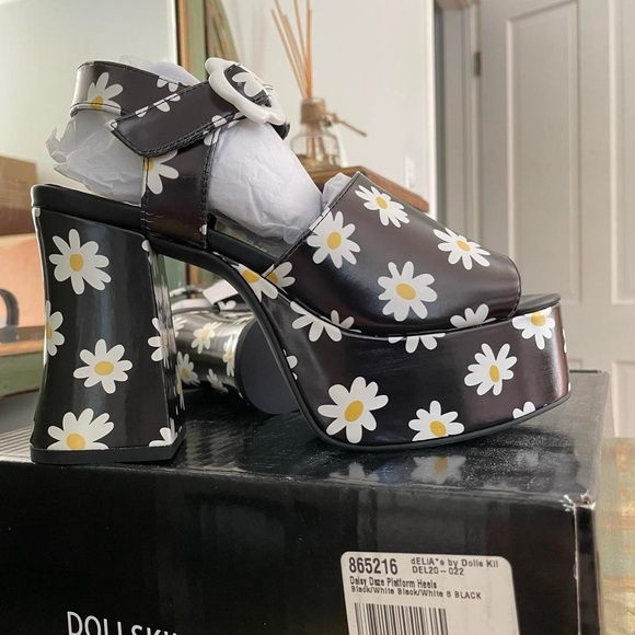 🌼 dELiA*s by DOLLS KILL • Daisy Daze / What's The Buzz Platform Heels - Picture 10 of 12